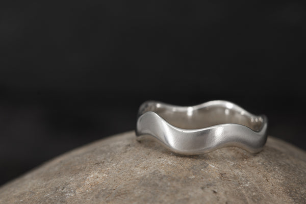 Wide Wave Ring